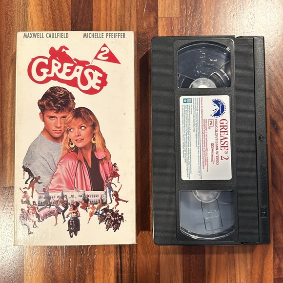 Grease 2 VHS Tape (1982) - Picture 6 of 7